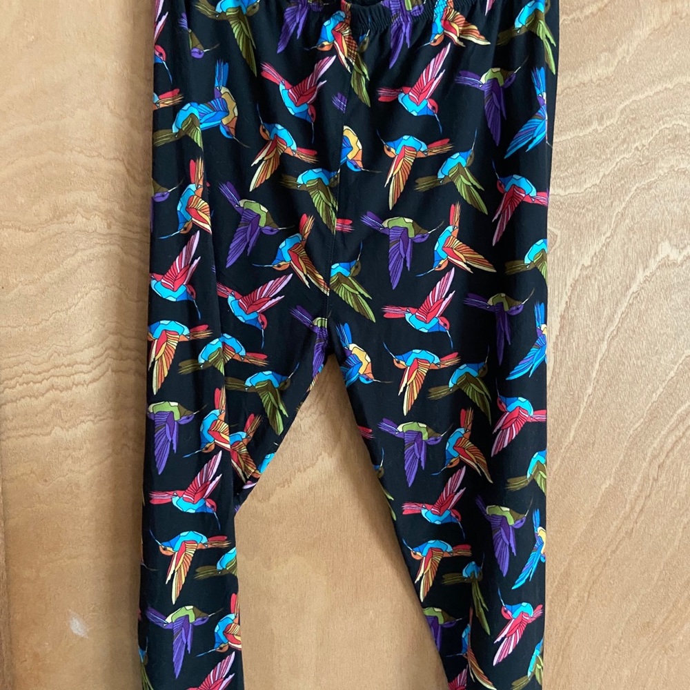 Plus size leggings and long m, flowing top